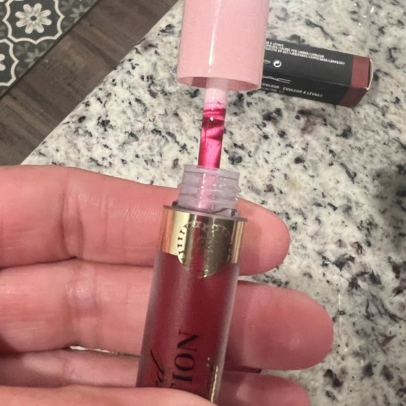 NWB Too Faced Lip Injection Liquid Lipstick Boom Boom Pow - Picture 3 of 3